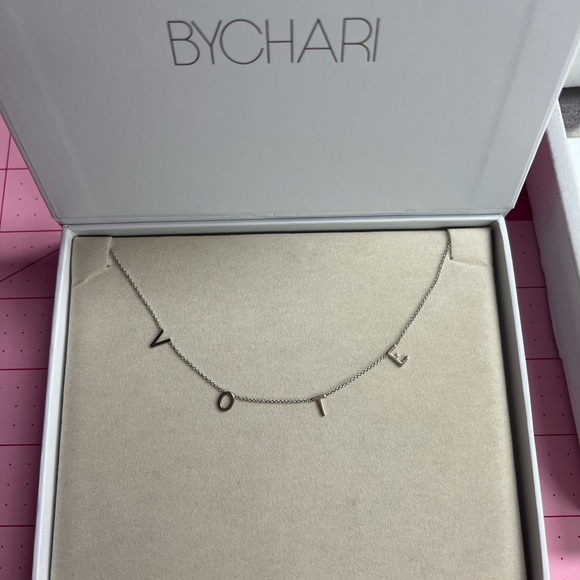 VOTE Necklace - BYCHARI - Picture 4 of 6
